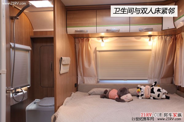 空间超大的家用房车 实拍Hymer550房车21.jpg