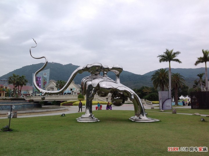 亚龙湾抽象雕塑——象