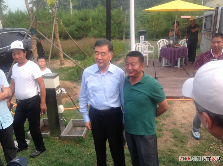 汪洋与山西房车协会会长合影