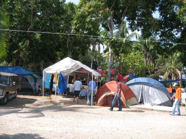 再发一个露营地，海滨型的，景色堪比马尔代夫啊，呵呵
