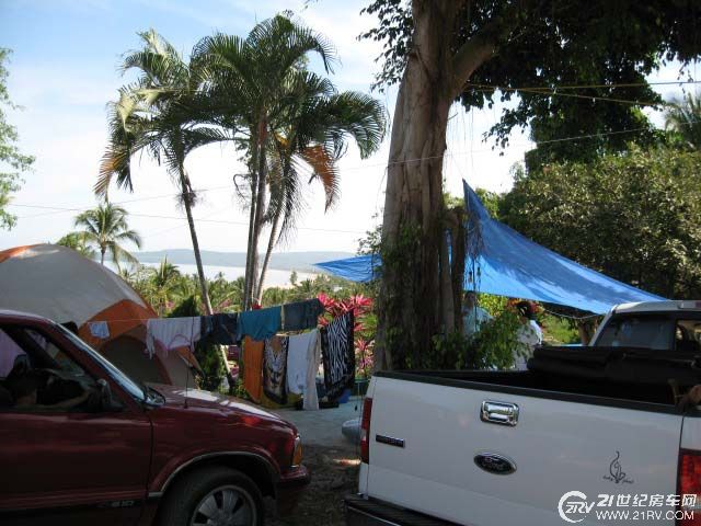 再发一个露营地，海滨型的，景色堪比马尔代夫啊，呵呵