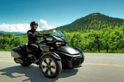 《三华动力》：Can-Am Spyder F3-P 概念倒三轮