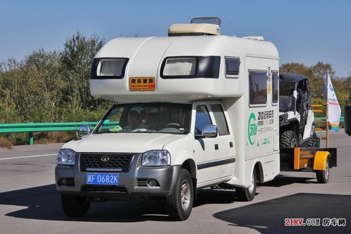 长城赛铃房车拖挂ATV北京出发前往内蒙的路上