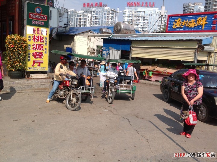 三亚妇女开的出租三轮摩托