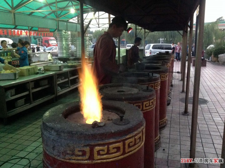 烤缸炉烧饼的师傅