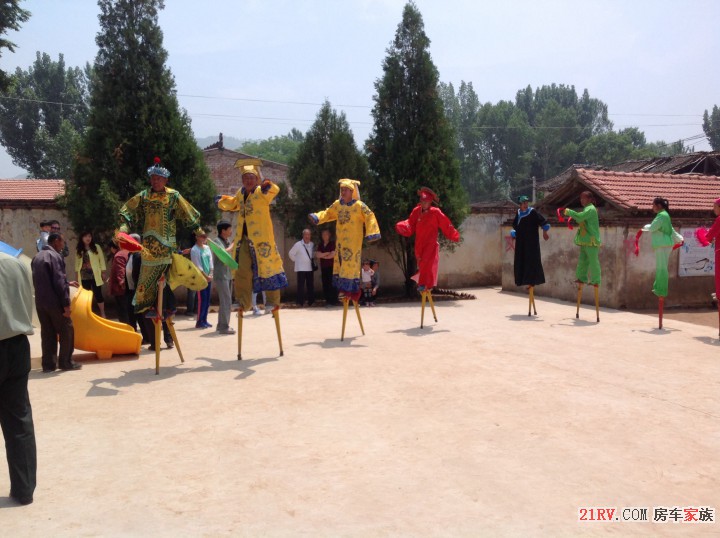 沁县非物质文化遗产，高跷队表演