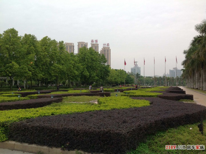 潮州人民广场绿化很好