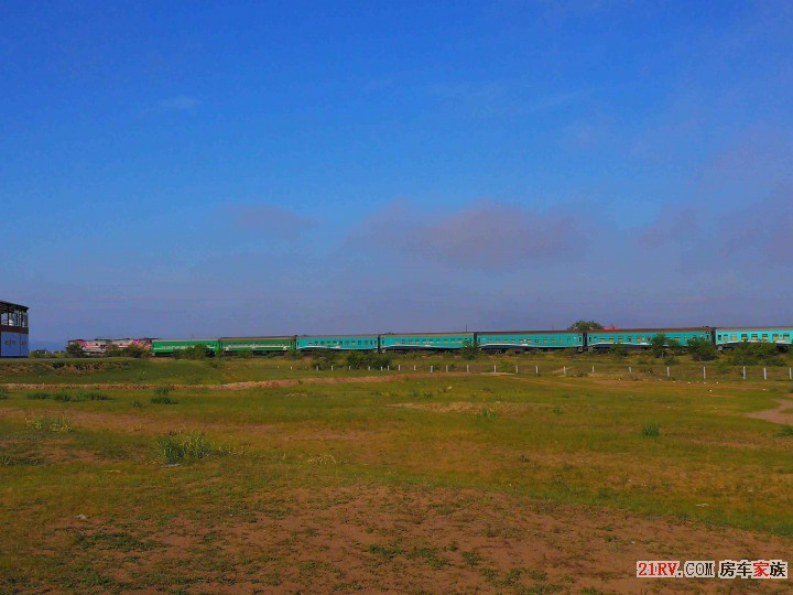 在恰克图看到的蒙古国火车，有时代感