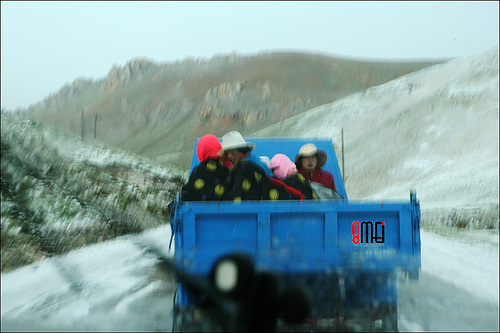 开着房车去西藏 之 窗外,雨加雪