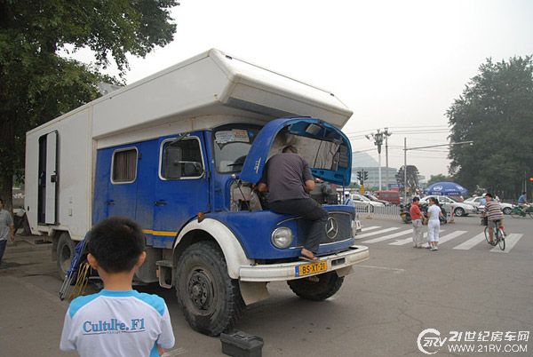 荷兰老外自驾房车游中国
