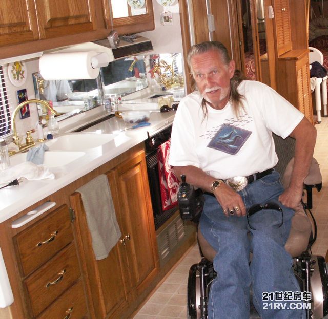 国外专门为残疾人士设计的无障碍房车
